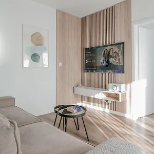 Tuyo Bokserska Apartment