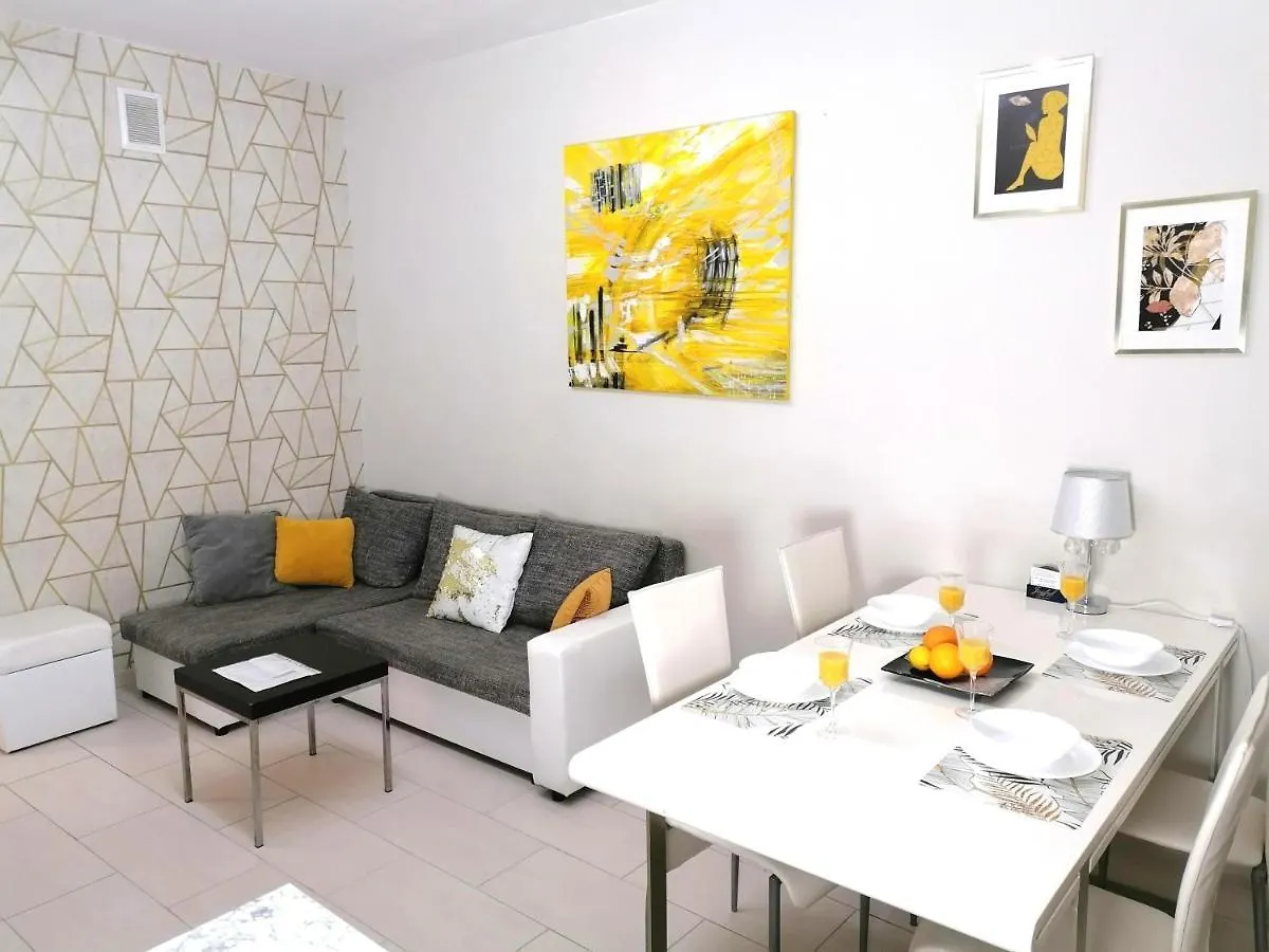 Metro Wilson Apartment Warsaw