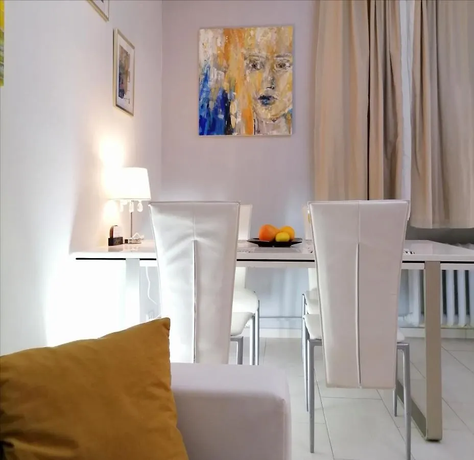 Metro Wilson Apartment Warsaw